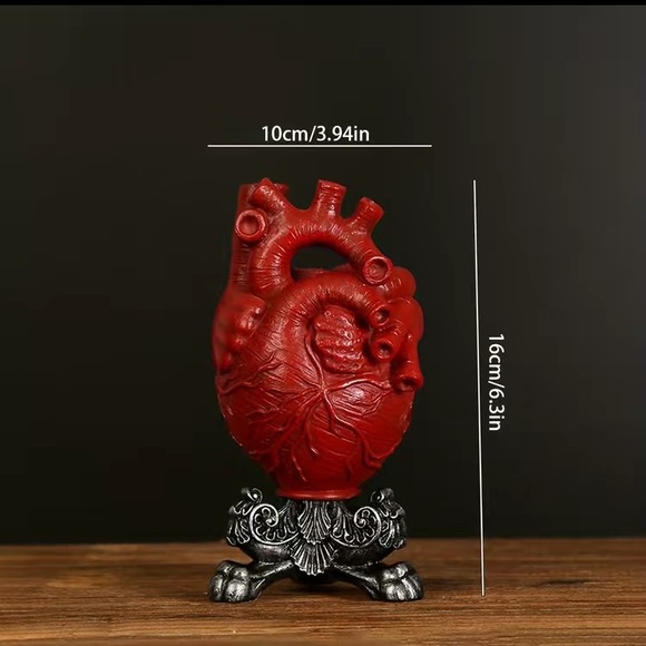 New gothic red anatomical heart vase - Picture 8 of 8